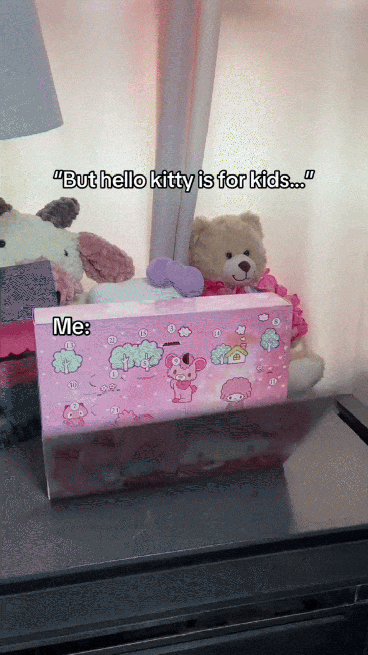 🎀 Hello Kitty 40-Piece Advent Calendar